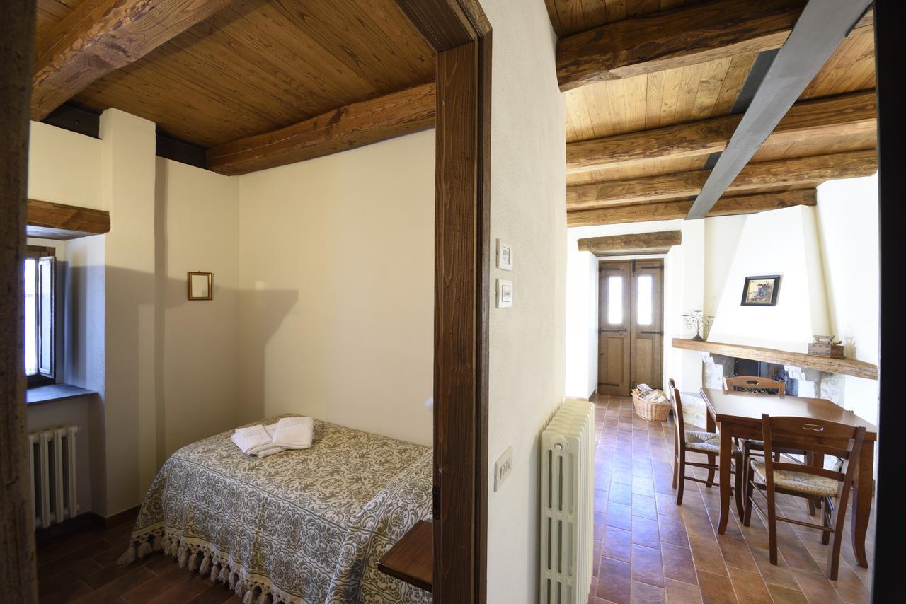 Borgotufi Albergo Diffuso Castel del Giudice Exterior photo