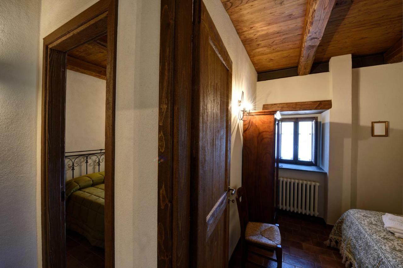 Borgotufi Albergo Diffuso Castel del Giudice Exterior photo