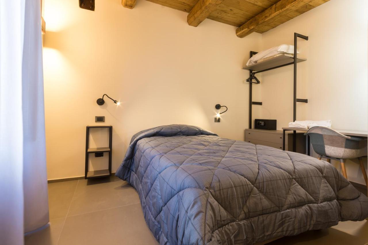 Borgotufi Albergo Diffuso Castel del Giudice Exterior photo